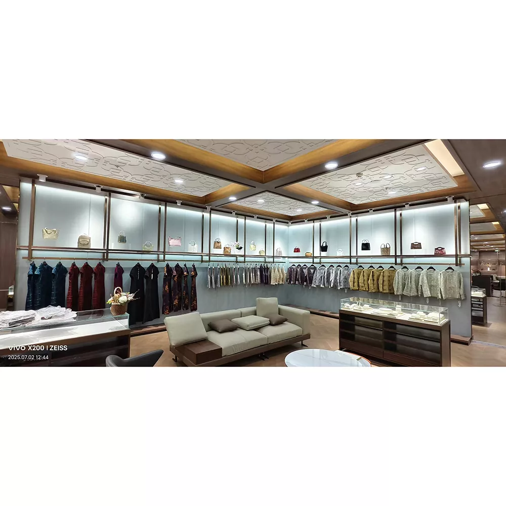 Iron Women's Clothing Display Rack